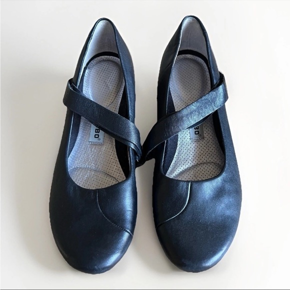 Tsubo Shoes - Tsubo Women's Asmik Wedge Pump Size 7.5 Black Leather Platform Mary Jane Shoes